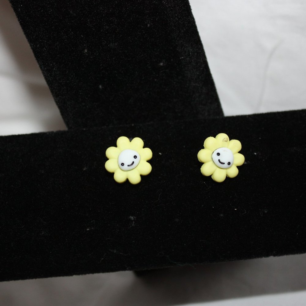 earrings - Picture 1 of 1